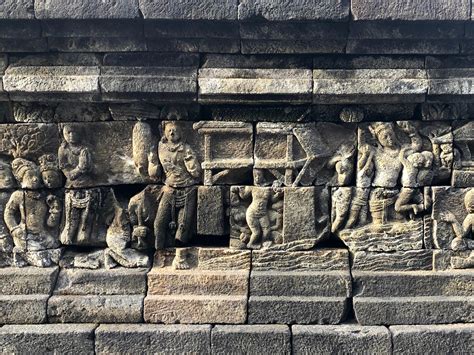  Borobudurin reliefit: Mystiset kertomukset ja eksoottisten eläinten fantasia!