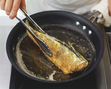 フライパン 魚 焼き方 そして宇宙の謎を解く鍵