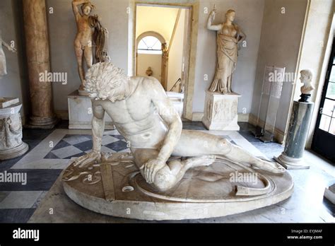 The Dying Gaul! Bronze Sculpture Depicting a Heroic Defeat and Stoicism Embodied